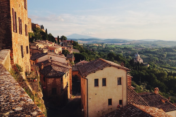 vendere casa agli stranieri - Toscana