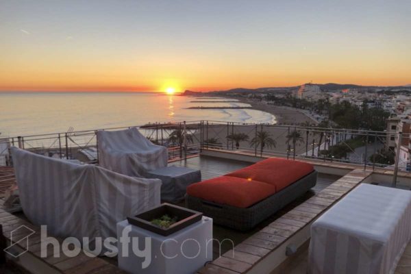 Espectacular Duplex con terraza y Solarium en Sitges.