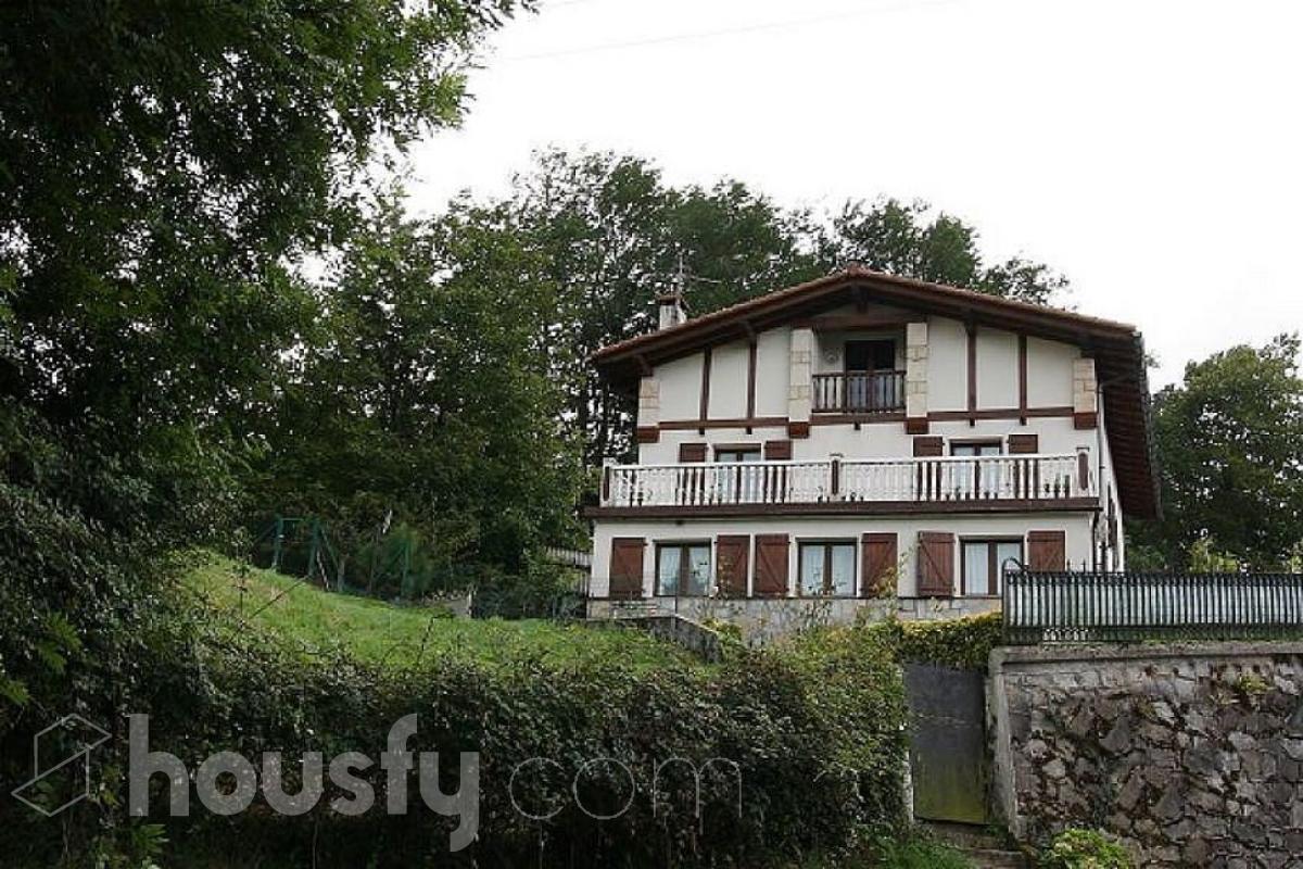 Casa con Jardín Housfy