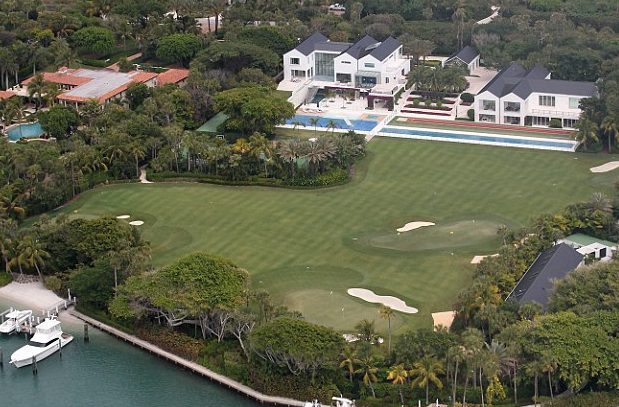 mansión con golf