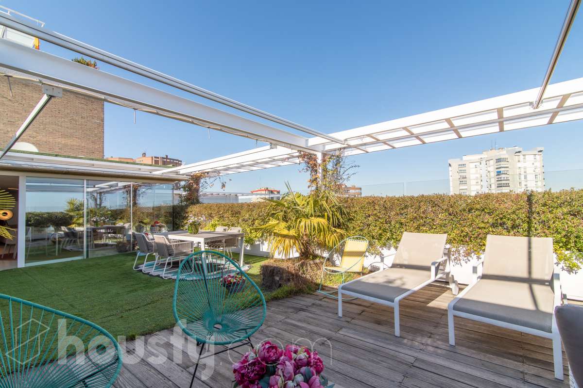 Casa con terraza en Costillares