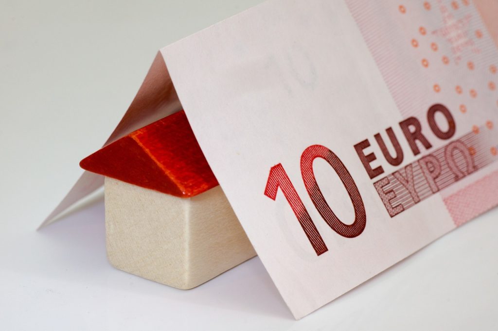 cómo vender mi casa al banco